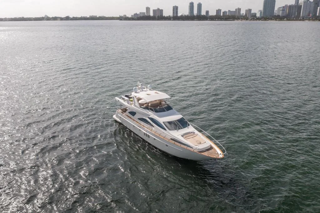 85ft Azimut Del Mar charter experience